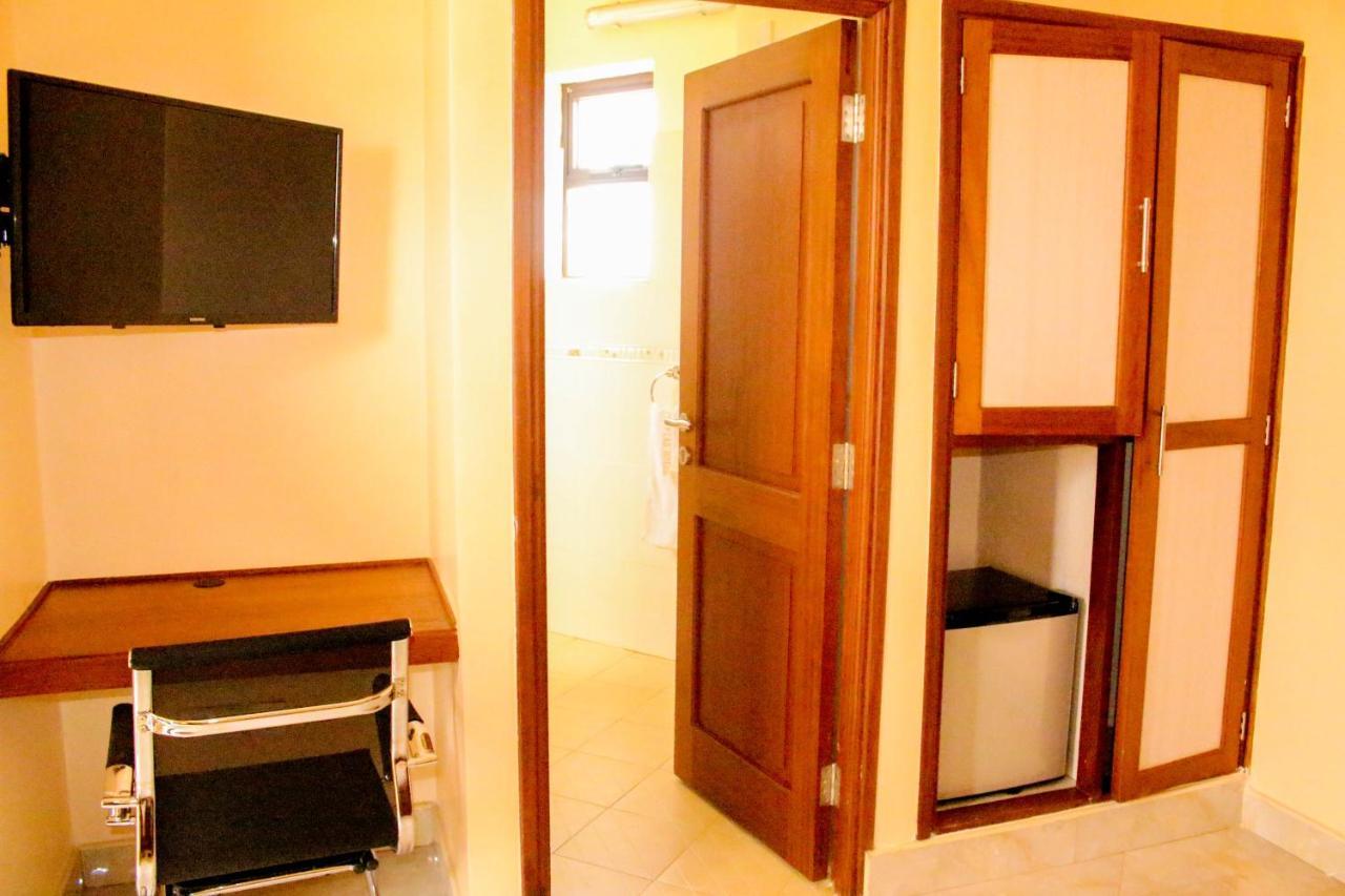 Prinias Hotel 基苏木 外观 照片