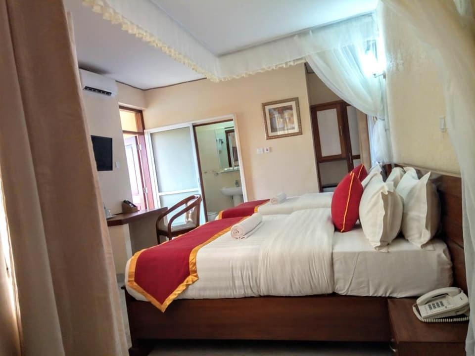 Prinias Hotel 基苏木 外观 照片